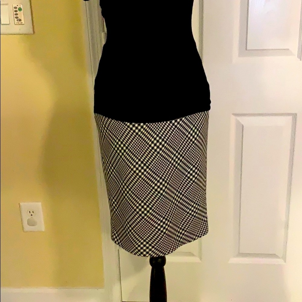 WHBM women’s 00 houndstooth lined pencil skirt